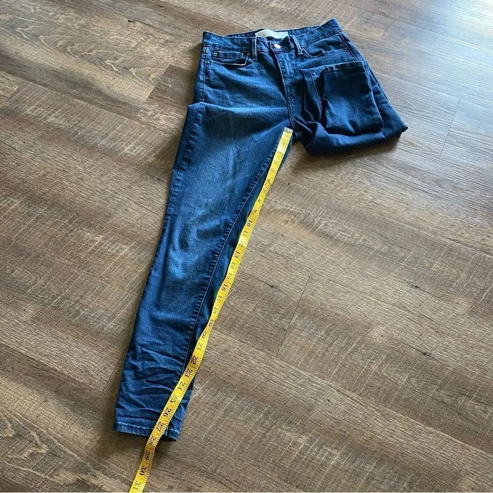 Levi’s High Rise Super Skinny Jeans 29 Waist Dark Wash